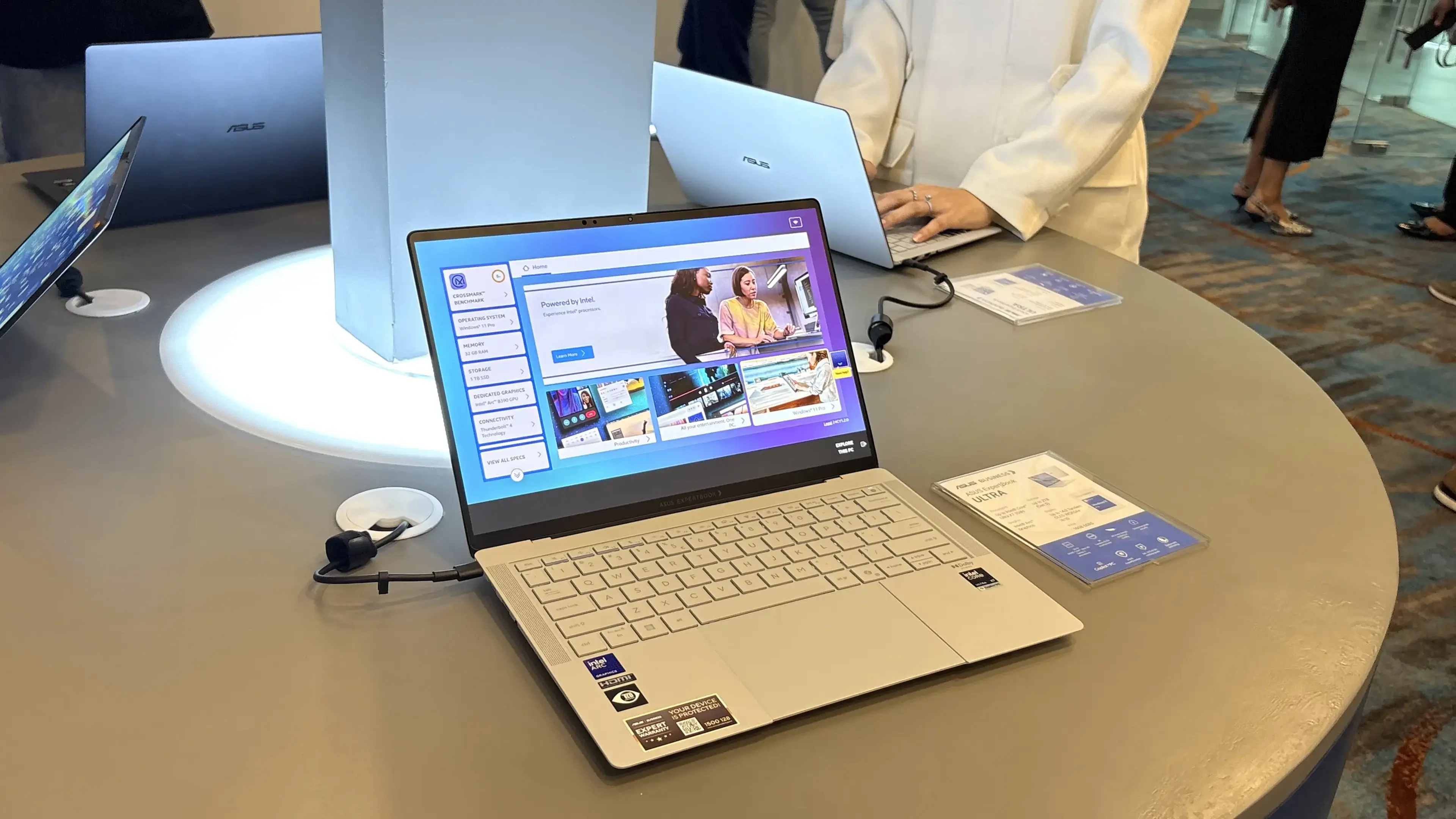 ASUS ExpertBook Ultra, Investasi Produktivitas Jangka Panjang untuk Profesional Modern